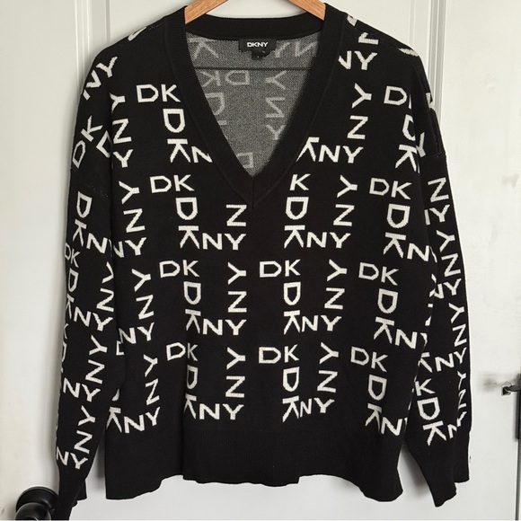 Dkny Sweaters - DKNY Logo Sweater V-Neck Sweater in Black and White | Size L